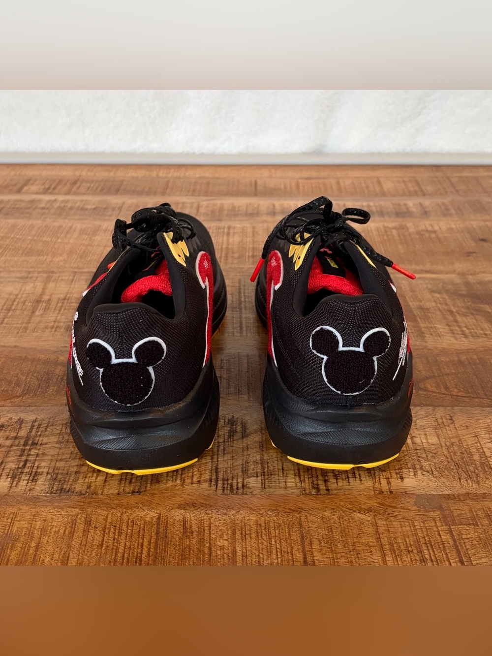 NEW Brooks Ghost 17 Mickey Mouse Run Disney Running Shoes - Picture 5 of 10